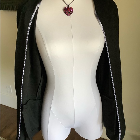 Black cuffed sleeve lapel blazer - Picture 7 of 15